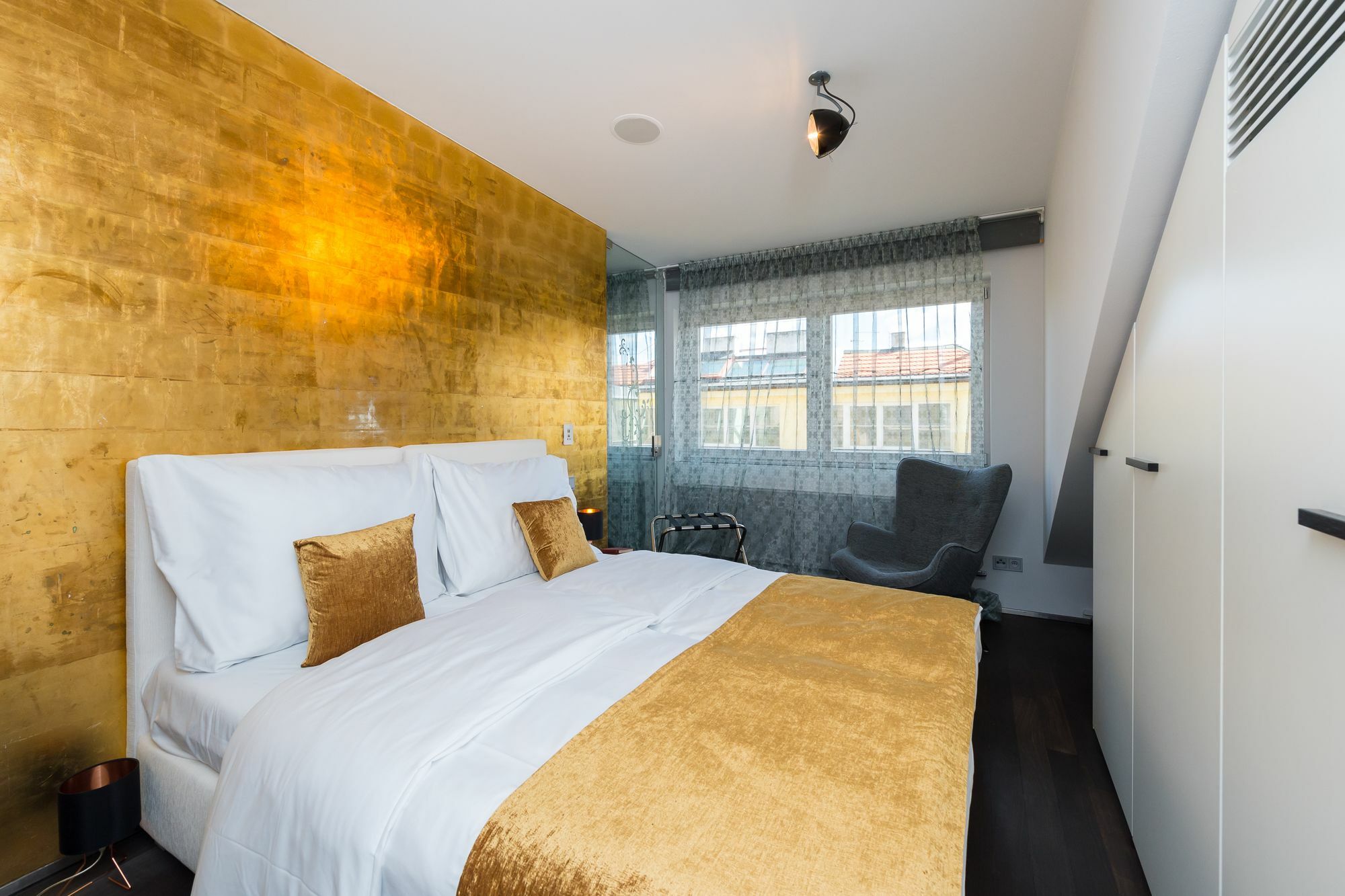 Empirent Gold Street Apartmán *